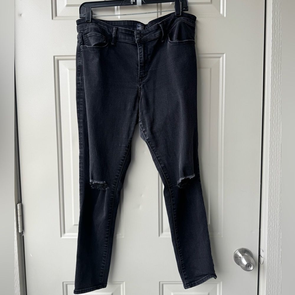 Abercrombie & Fitch Harper Super Skinny Jeans Sz 32/14S‎ Black Distressed